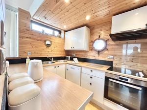 Photo 18- click for photo gallery